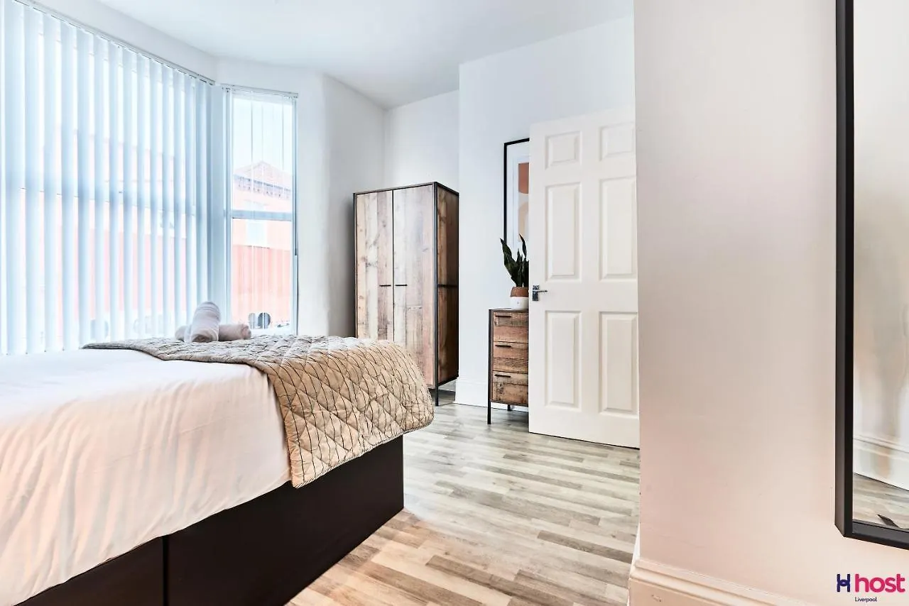 Homestay Host Liverpool - Rooms In Spacious Coliving And Coworking Home With Garden